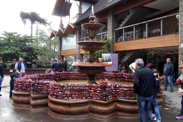 Fonte do Amor - Gramado - Porto Alegre - UmTour