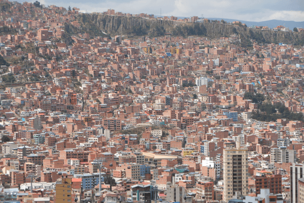 A super populosa La Paz vista do mirante Kili Kili